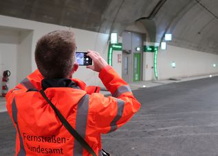 Tunneluntersuchungsstelle (verweist auf: Aufgaben des FBA: Regelmäßige Inspektion von Autobahn-Tunneln)